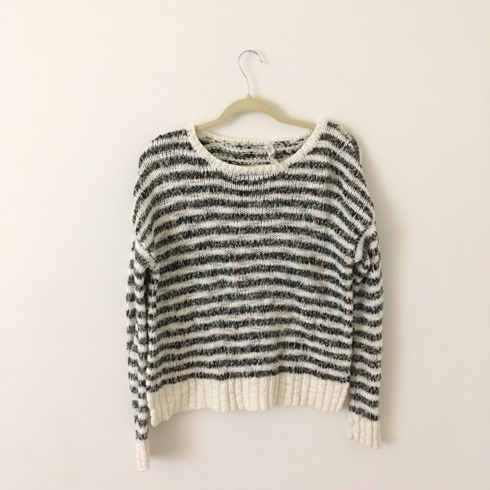 Aeropostale long sleeve knit sweater